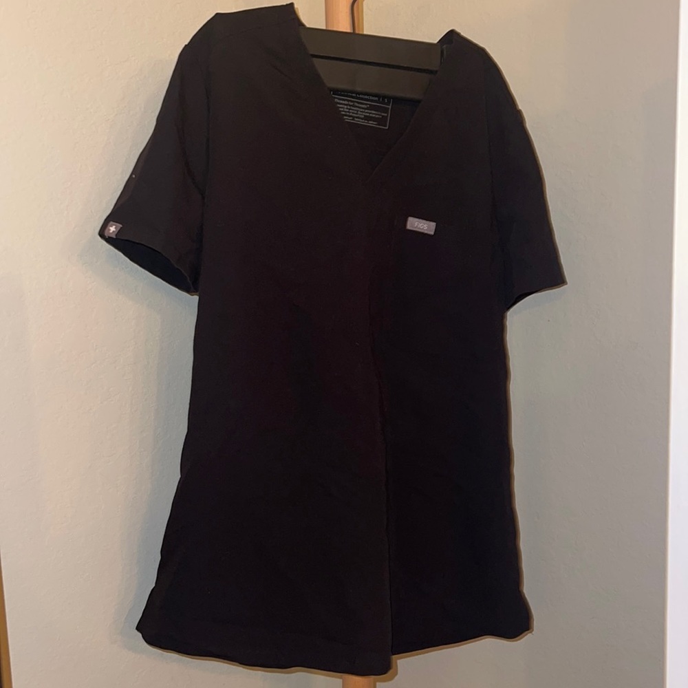 FIGS scrub top